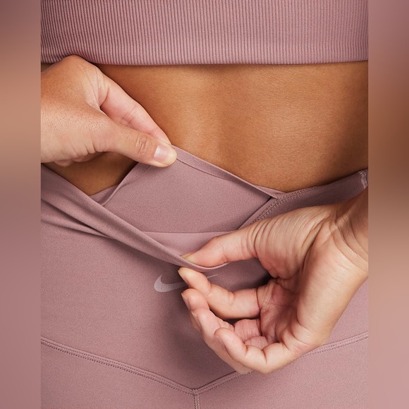 Women’s Nike Yoga Dri-Fit Luxe Tight Fit Flared Pants Size S (4-6) Smokey Mauve - Picture 4 of 6